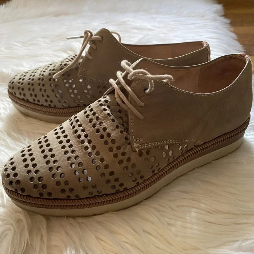 [Hispanitas] Laken‎ Perforated Wedge Derby Light Tan 37